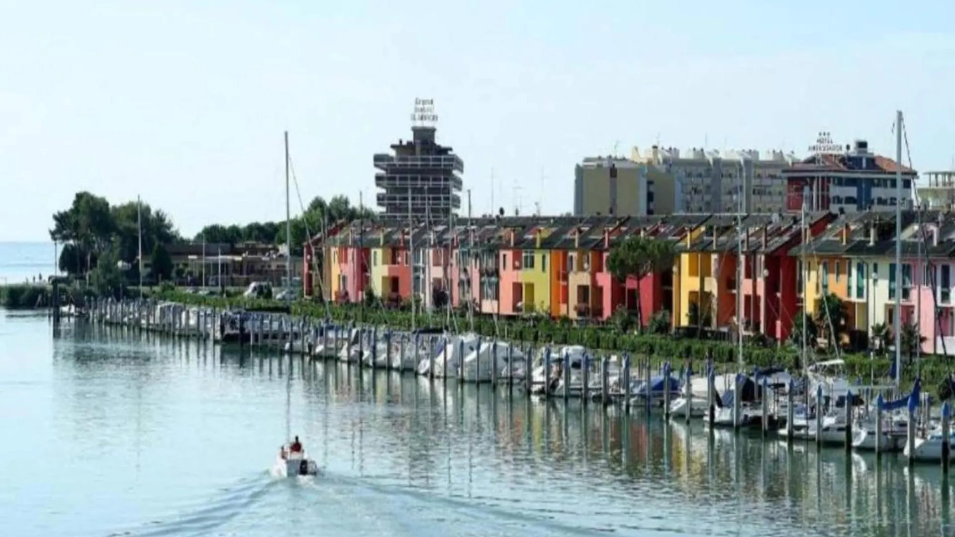 Daire Snug Holiday Home In Porto Santa Margherita With Terrace İtalya